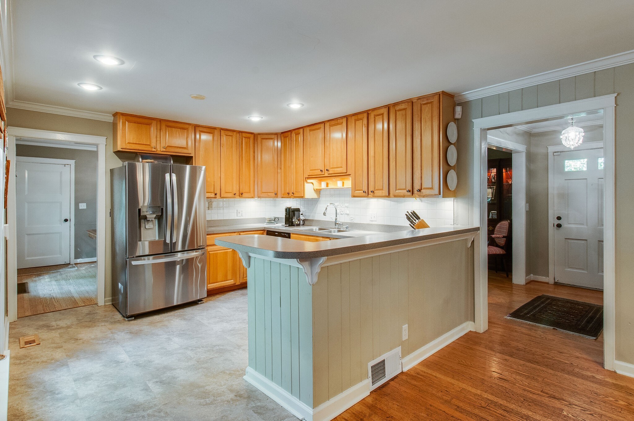 4602 Benton Smith Road Nashville, TN 37215 - Photo 19 of 36 a kitchen with stainless steel appliances granite countertop a refrigerator and a stove