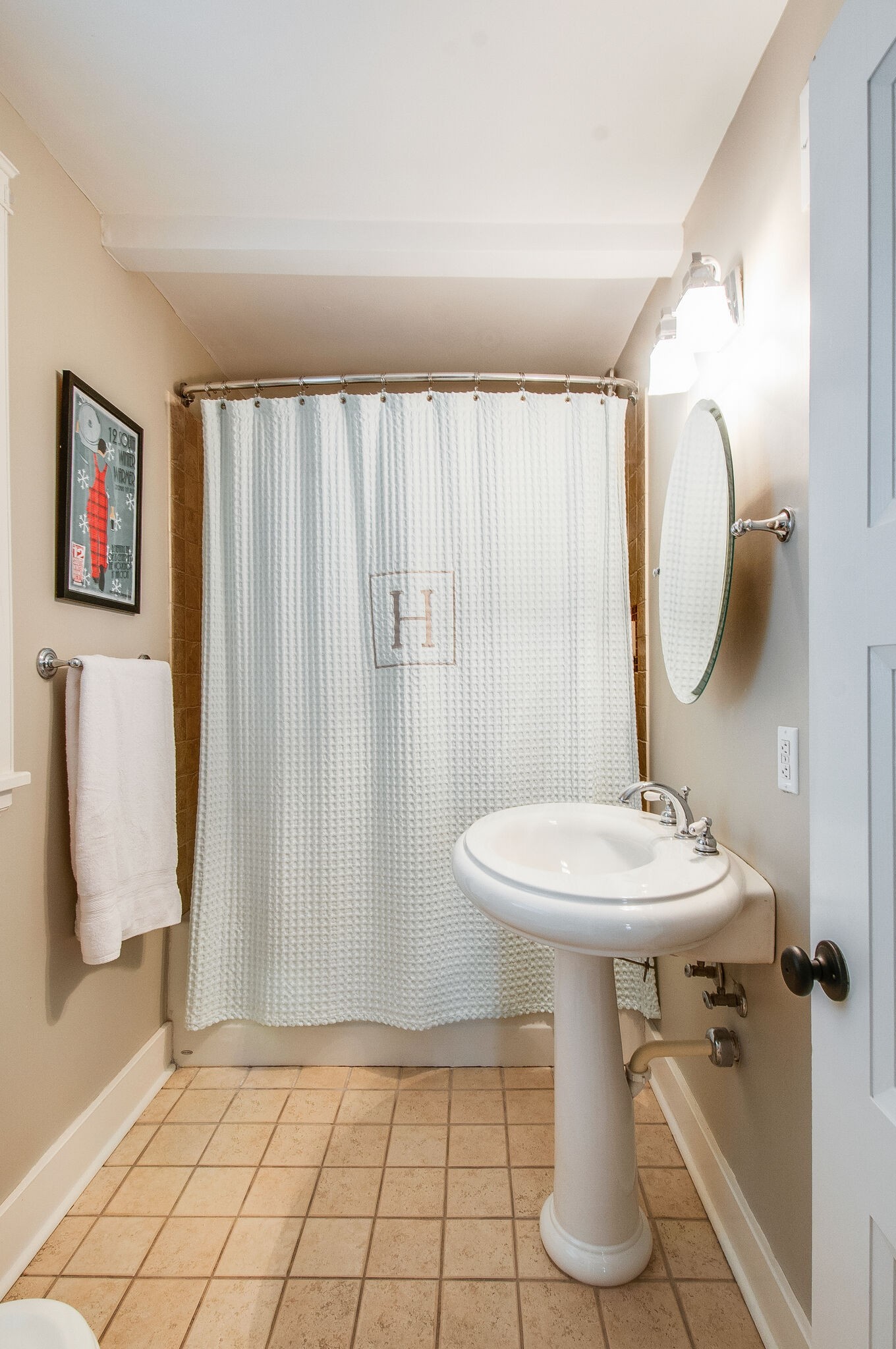 4602 Benton Smith Road Nashville, TN 37215 - Photo 27 of 36 a bathroom with a sink toilet and shower