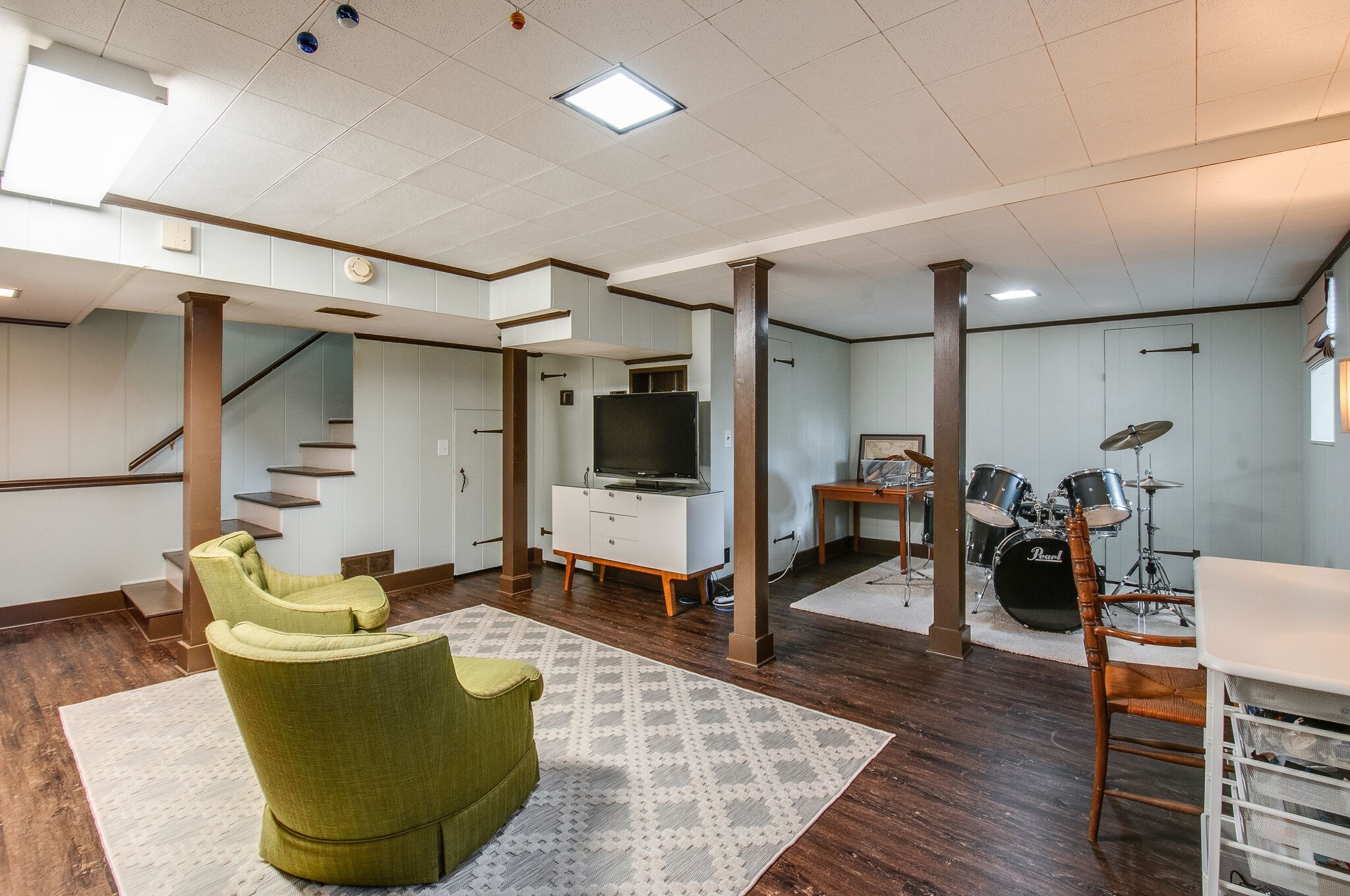 4602 Benton Smith Road Nashville, TN 37215 - Photo 29 of 36 a living room with furniture and a wooden floor