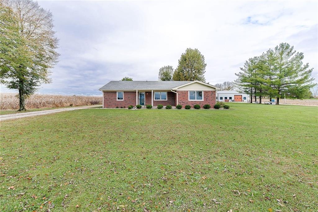 1726 South Centerline Road Franklin, IN 46131 - Photo 2 of 26 Gallery Image 2