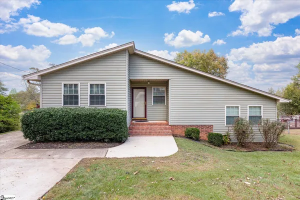 $345,000 | 7 Bubbling Creek Drive, Travelers Rest, SC 29690