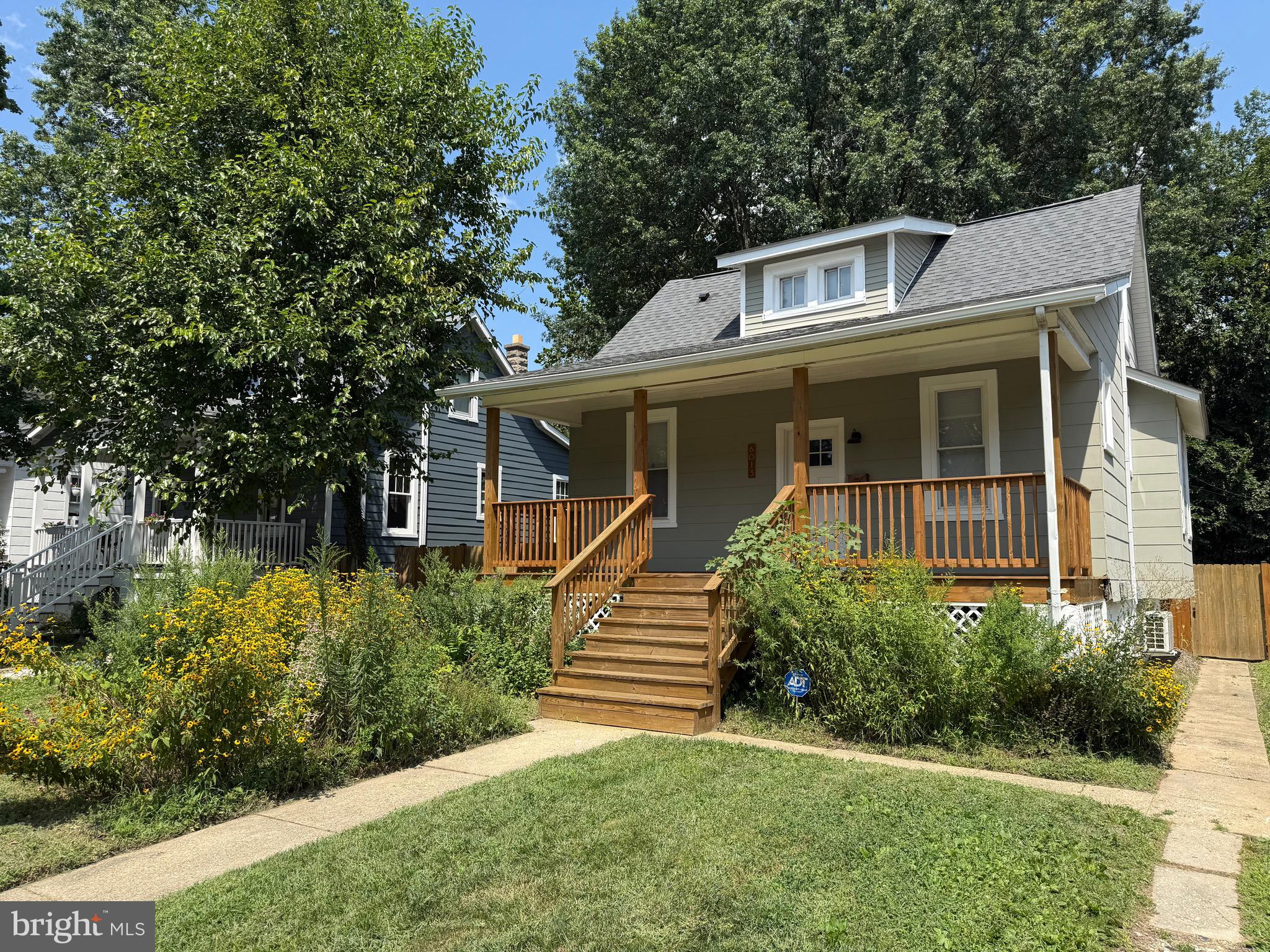 6013 Pinehurst Road Baltimore, MD 21212 - Photo 3 of 61