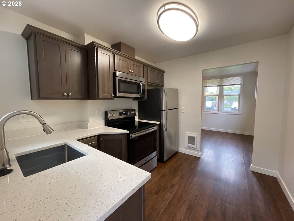 5821 Southeast Knapp Street Portland, OR 97206 - Photo 7 of 17 Unit #4