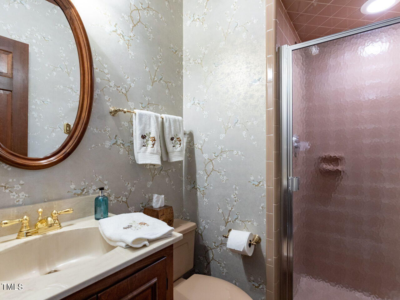 3004 Upland Circle Raleigh, NC 27607 - Photo 36 of 43 015-1280x960-first-floor-bath