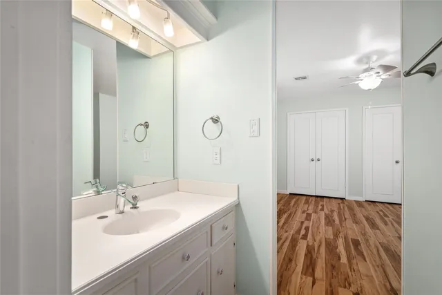 $3,300 | 707 Center Hill Drive, Houston, TX 77079