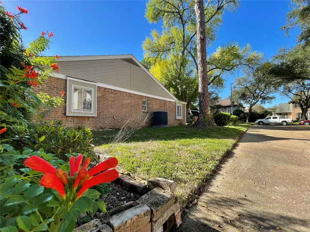 $3,300 | 707 Center Hill Drive, Houston, TX 77079