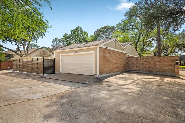 $3,500 | 707 Center Hill Drive, Houston, TX 77079