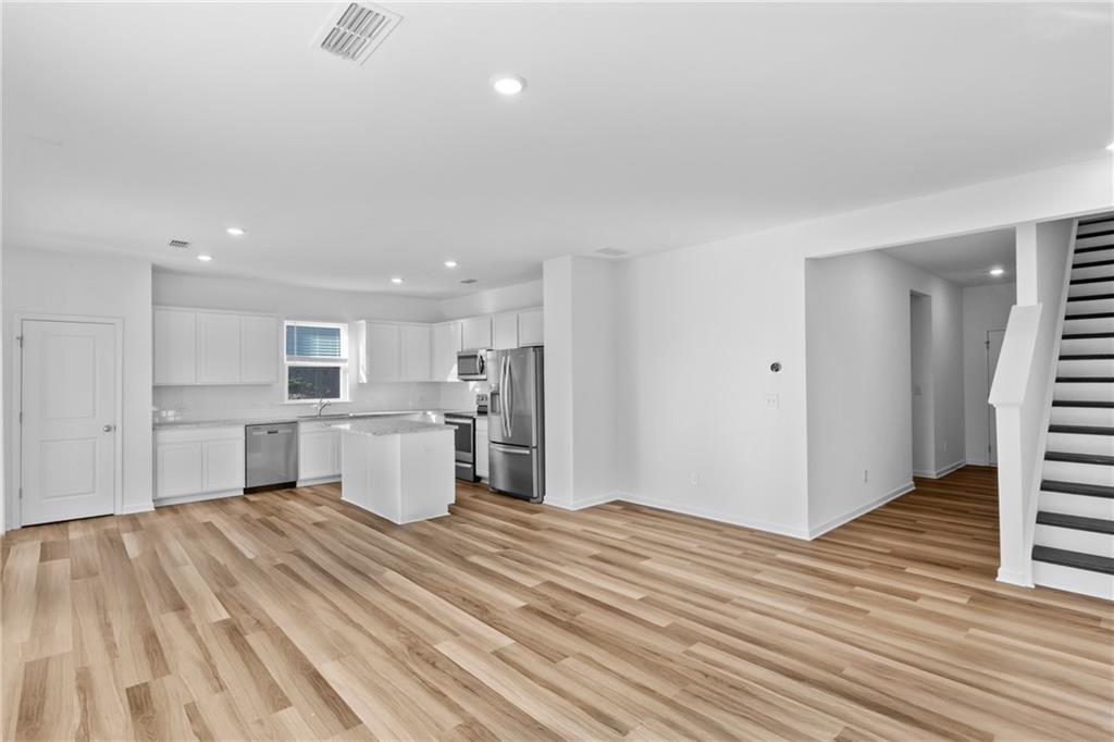 2942 Salinger Way Gainesville, GA 30507 - Photo 3 of 31