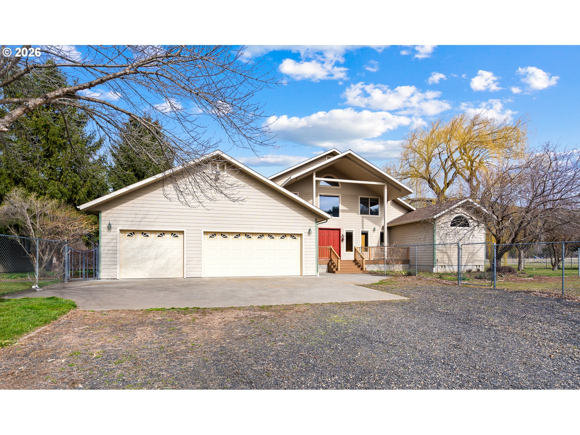 54693 Bingham Road Adams, OR 97810 - Photo 12 of 48 a front view of a house with a yard