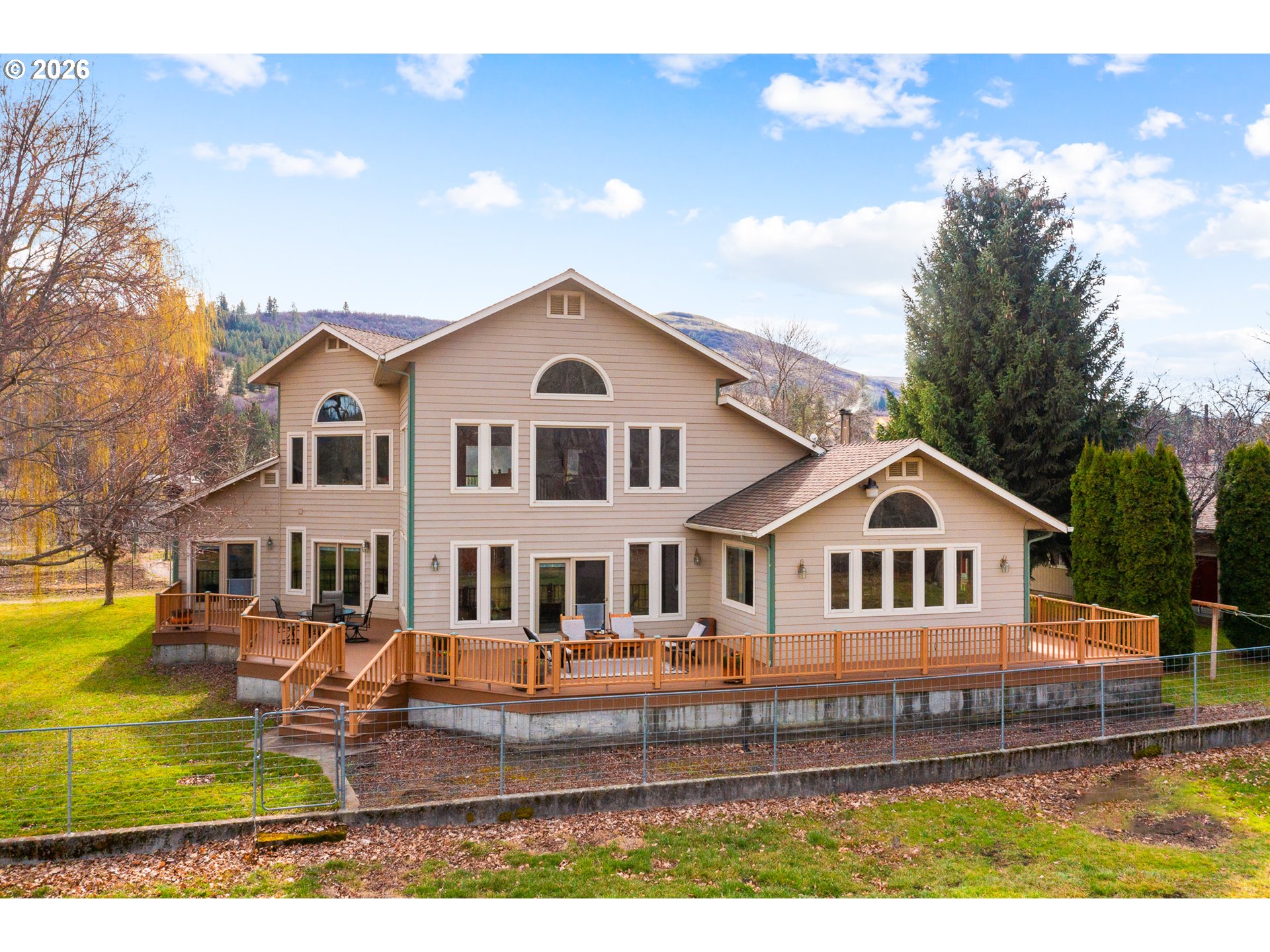 54693 Bingham Road Adams, OR 97810 - Photo 3 of 48 a view of house with a big yard