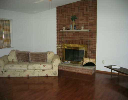 1056 Prospect Road Evans City, PA 16033 - Photo 4 of 8 Living Room.