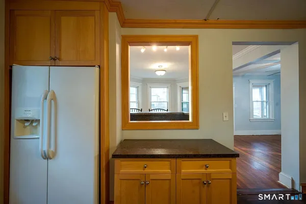 $1,950 | 166 Beaver Street, Unit 1, Ansonia, CT 06401
