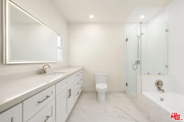 $11,995 | 120 South Poinsettia Place, Los Angeles, CA 90036