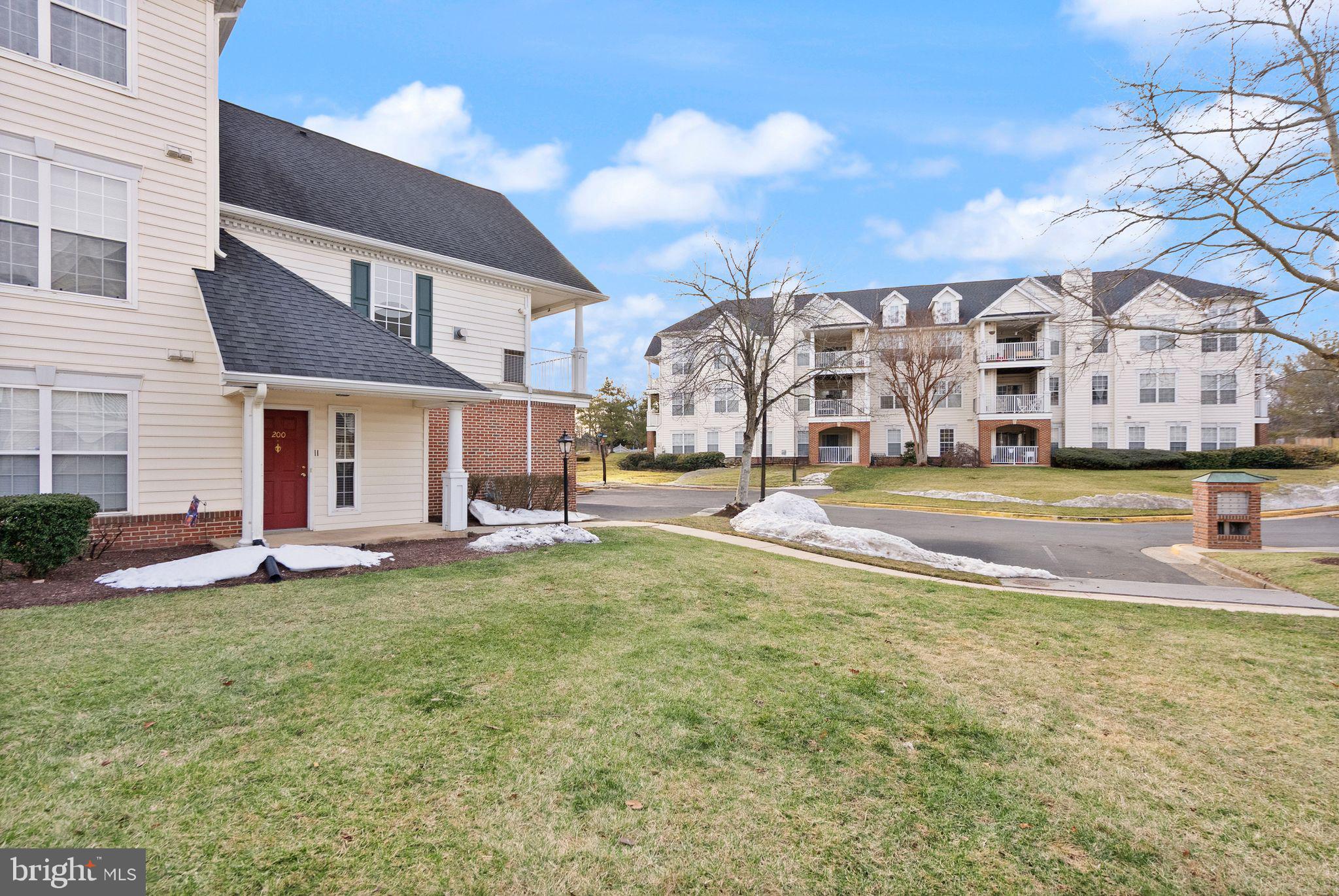 25240 Lake Shore Square, Unit 200 Chantilly, VA 20152 - Photo 4 of 49