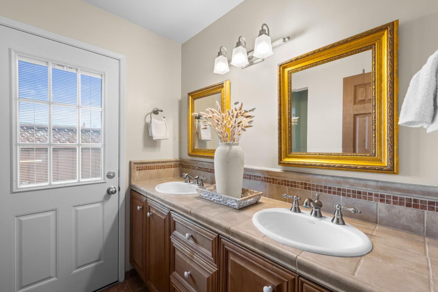 2356 Walden Square San Jose, CA 95124 - Photo 45 of 51 a bathroom with a sink and a mirror