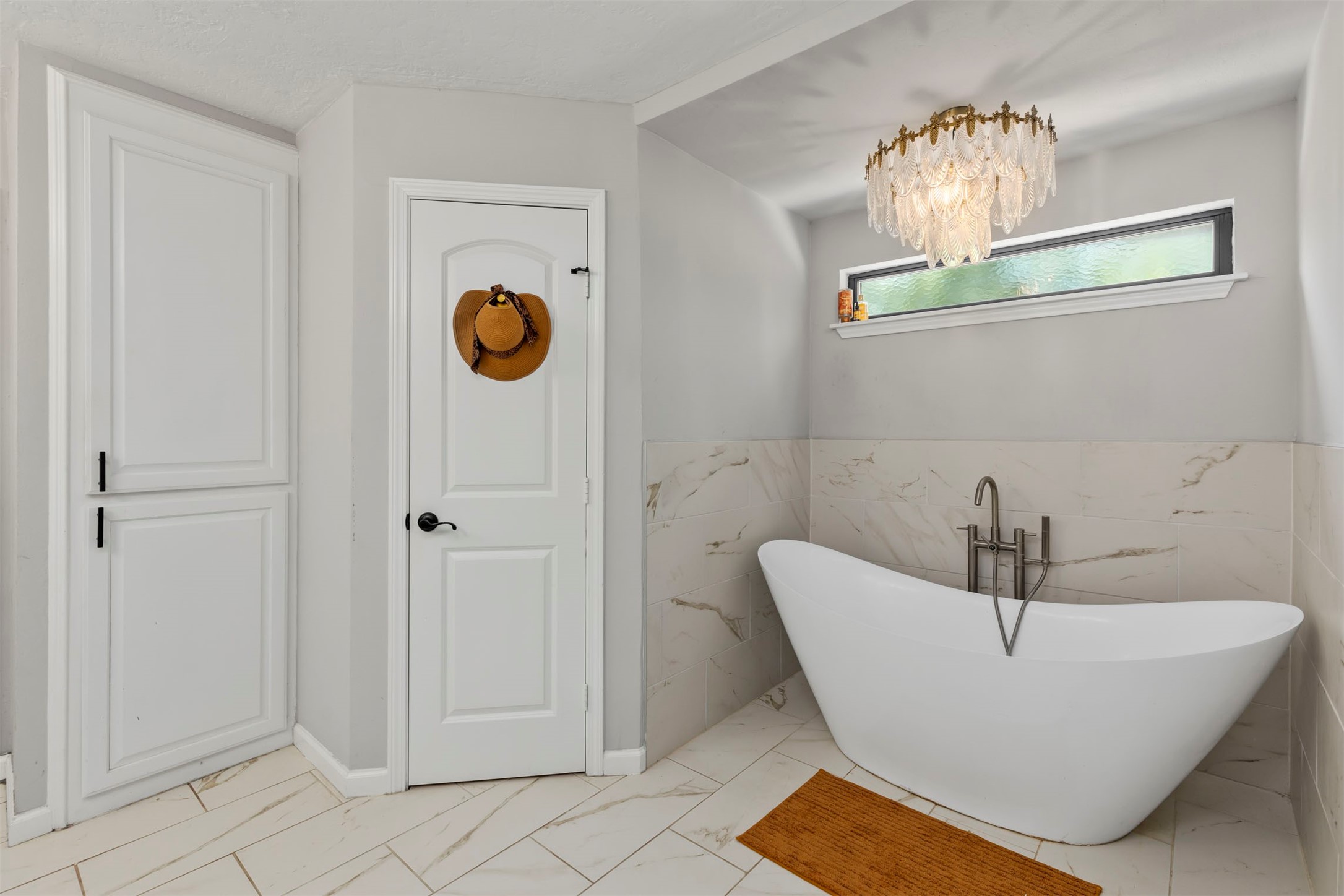 18022 Rogers Road New Waverly, TX 77358 - Photo 21 of 49 Primary Bathroom