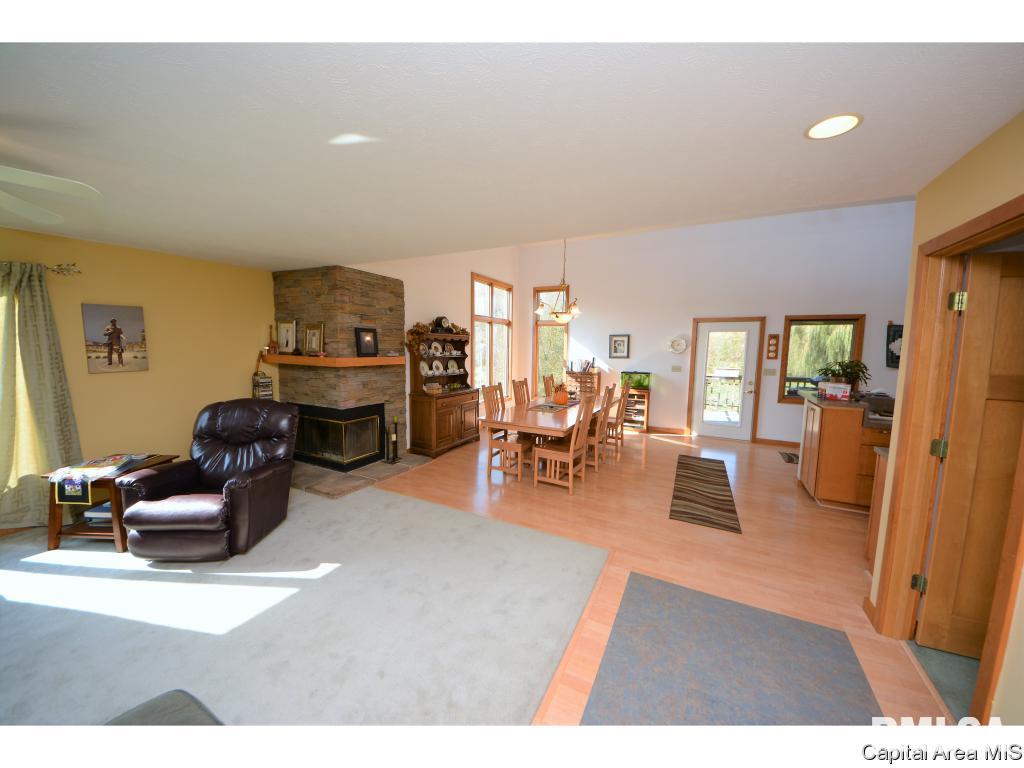 305 Stetson Road New Berlin, IL 62670 - Photo 5 of 21