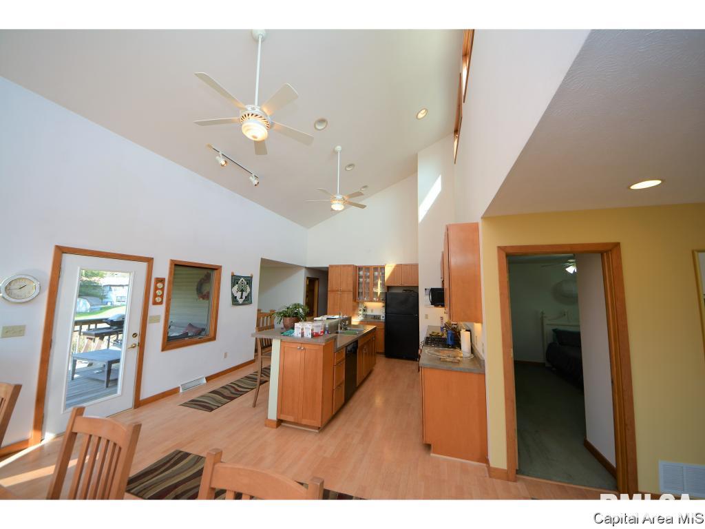 305 Stetson Road New Berlin, IL 62670 - Photo 6 of 21