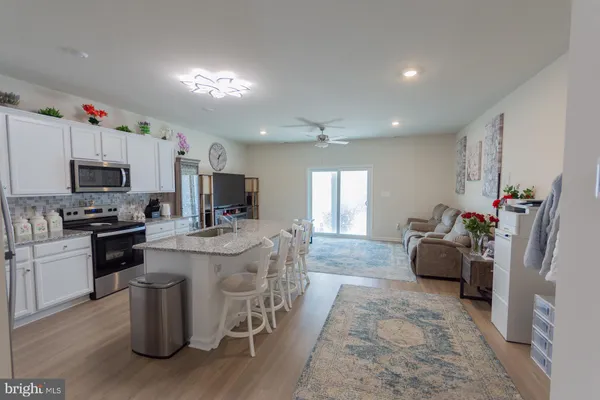 $295,000 | 38 Bloomsbury Street, Falling Waters, WV 25419