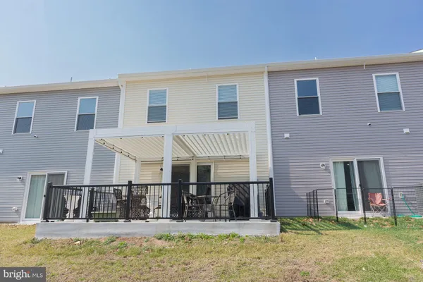 $295,000 | 38 Bloomsbury Street, Falling Waters, WV 25419