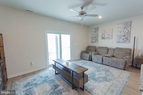 $295,000 | 38 Bloomsbury Street, Falling Waters, WV 25419