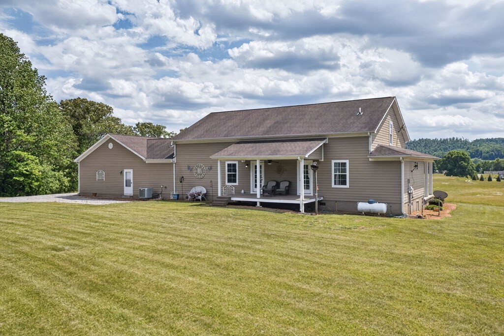 1444 Cherry Creek Road Sparta, TN 38583 - Photo 7 of 43