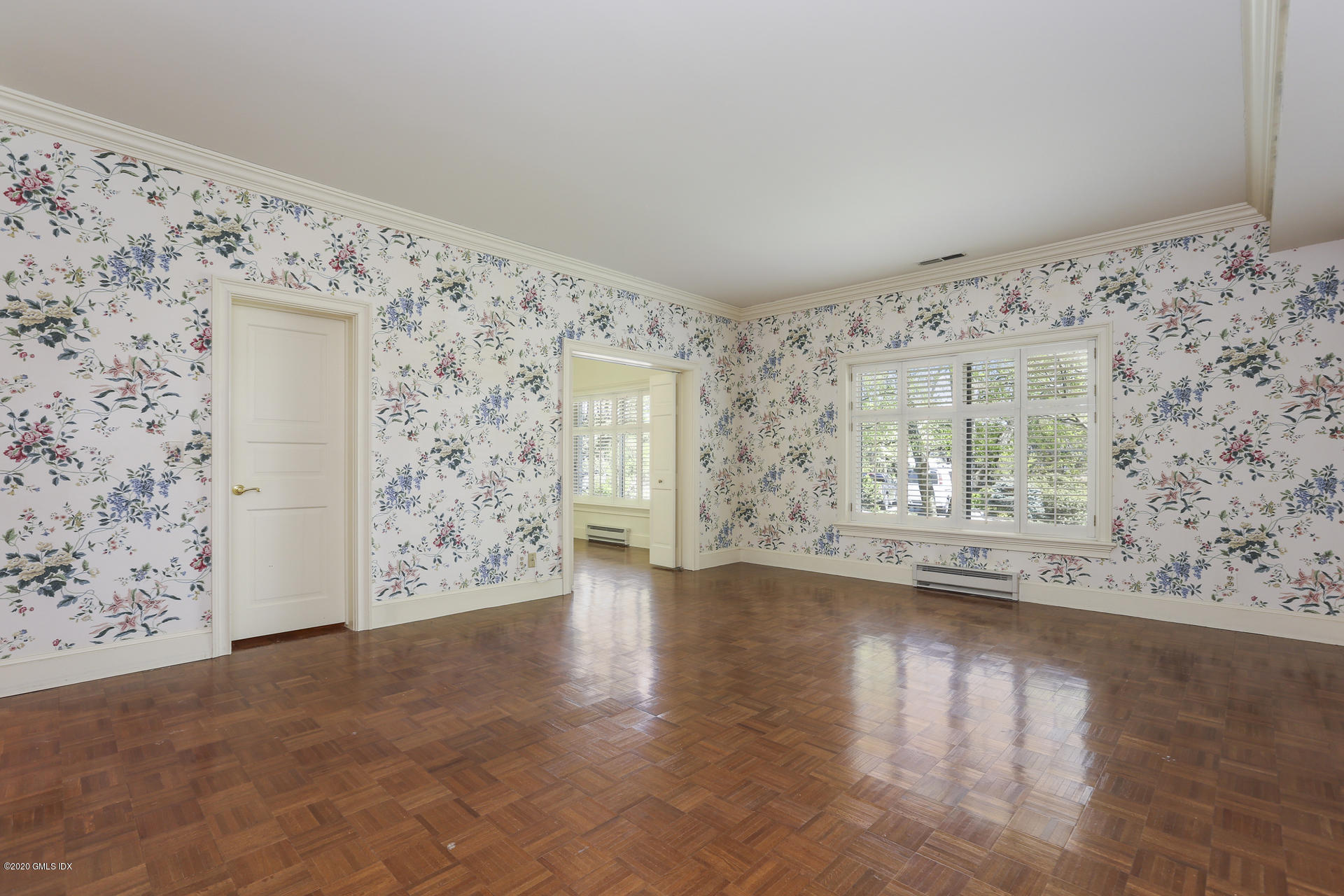 680 Steamboat Road, Unit 6 Greenwich, CT 06830 - Photo 13 of 40 a view of a interior of the house