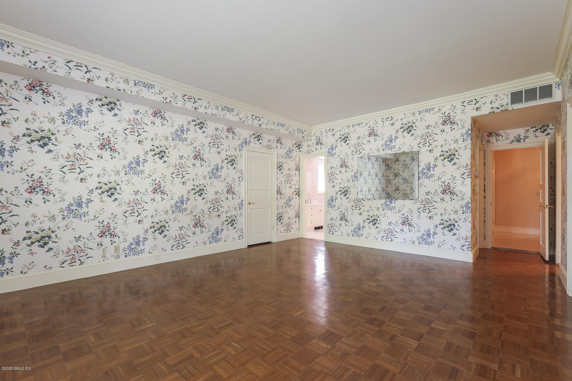 680 Steamboat Road, Unit 6 Greenwich, CT 06830 - Photo 14 of 40 a view of wooden floor with a large window