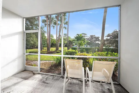 $95,000 | 2929 Southeast Ocean Boulevard, Unit 1032, Stuart, FL 34996