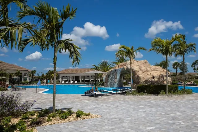 a view of a tennis court