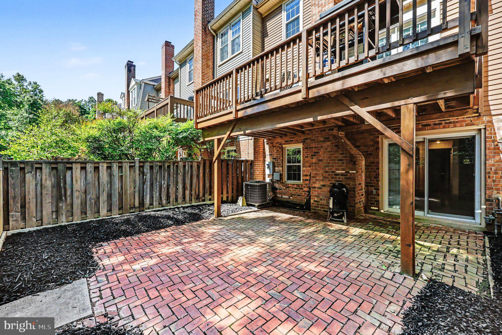 7705 Jewelweed Court Springfield, VA 22152 - Photo 15 of 19 More outside space