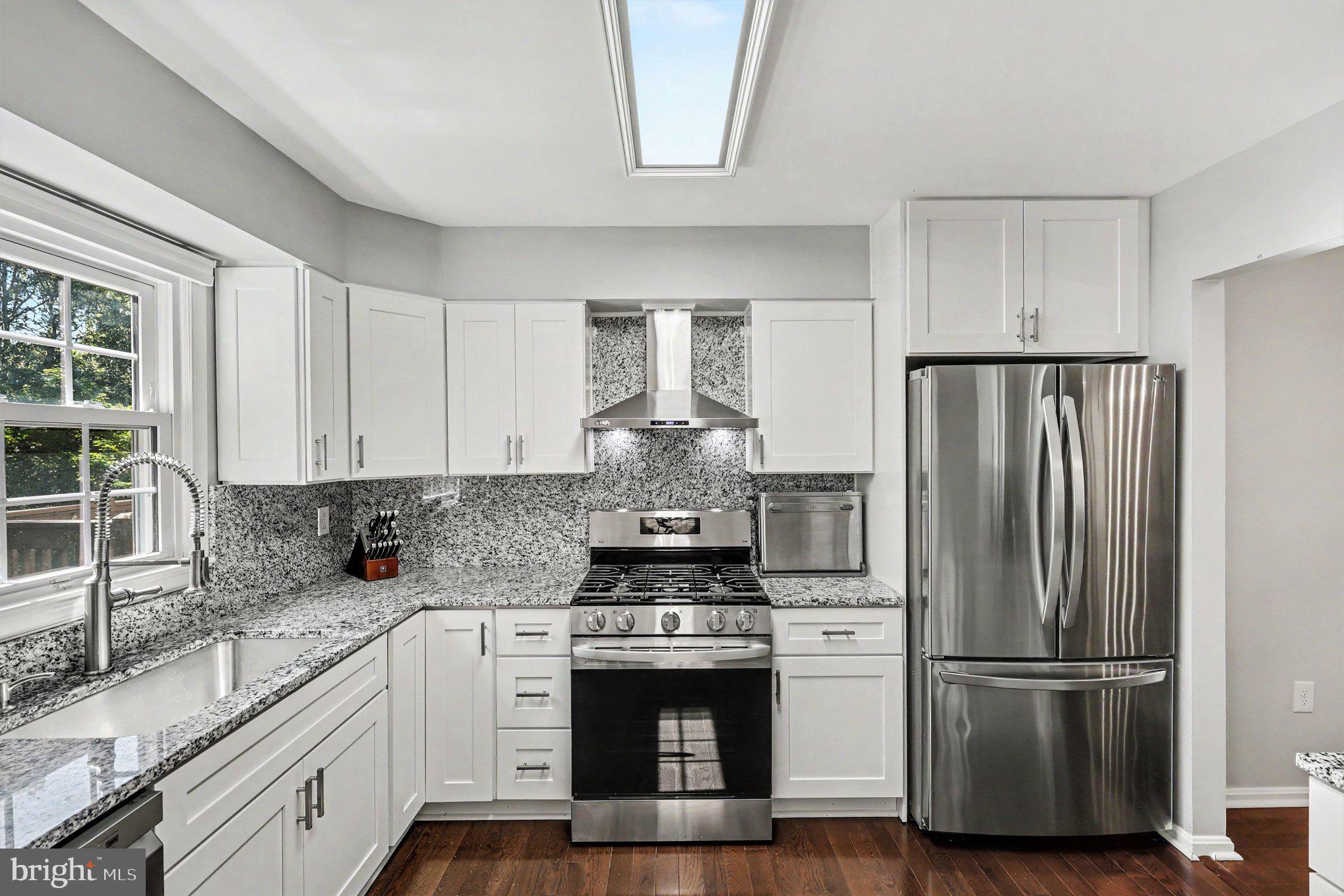 7705 Jewelweed Court Springfield, VA 22152 - Photo 4 of 19 Ready for the chef!