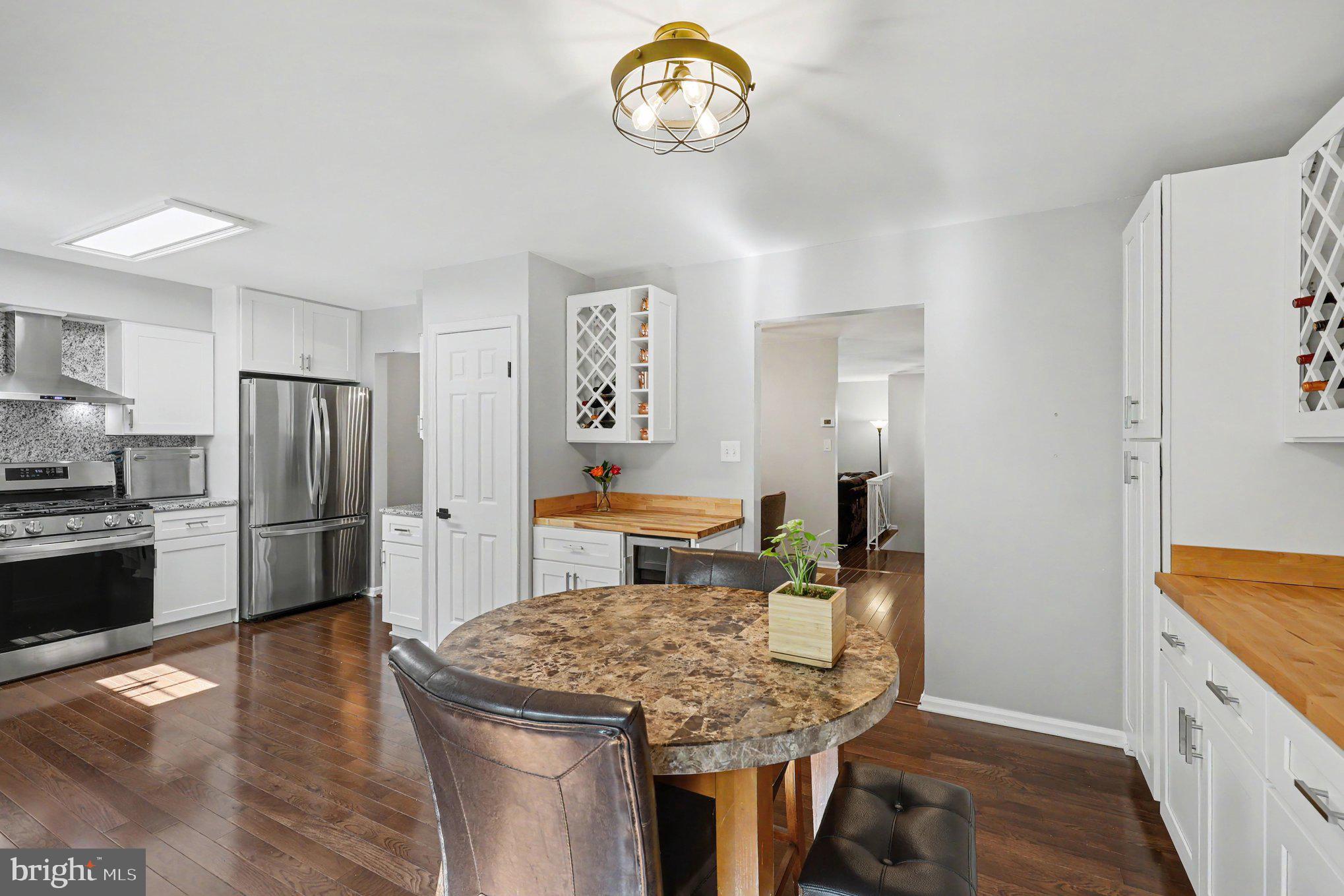 7705 Jewelweed Court Springfield, VA 22152 - Photo 5 of 19 Tons of countertop space