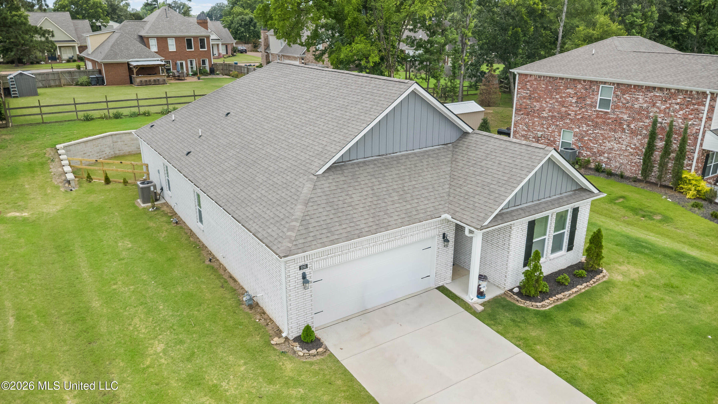 2091 Hyacinth Lane Hernando, MS 38632 - Photo 3 of 32 28_dji_0018_print