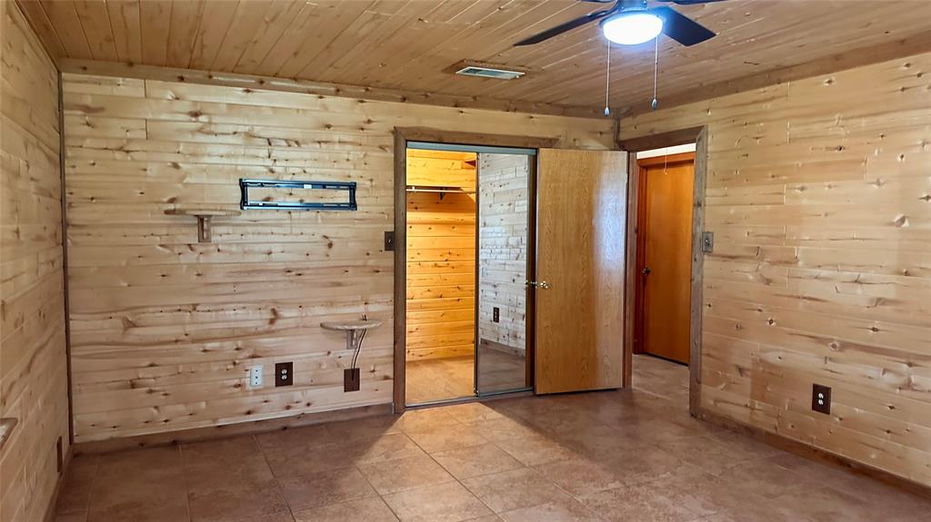 126 Garza Road Shady Shores, TX 76208 - Photo 5 of 21