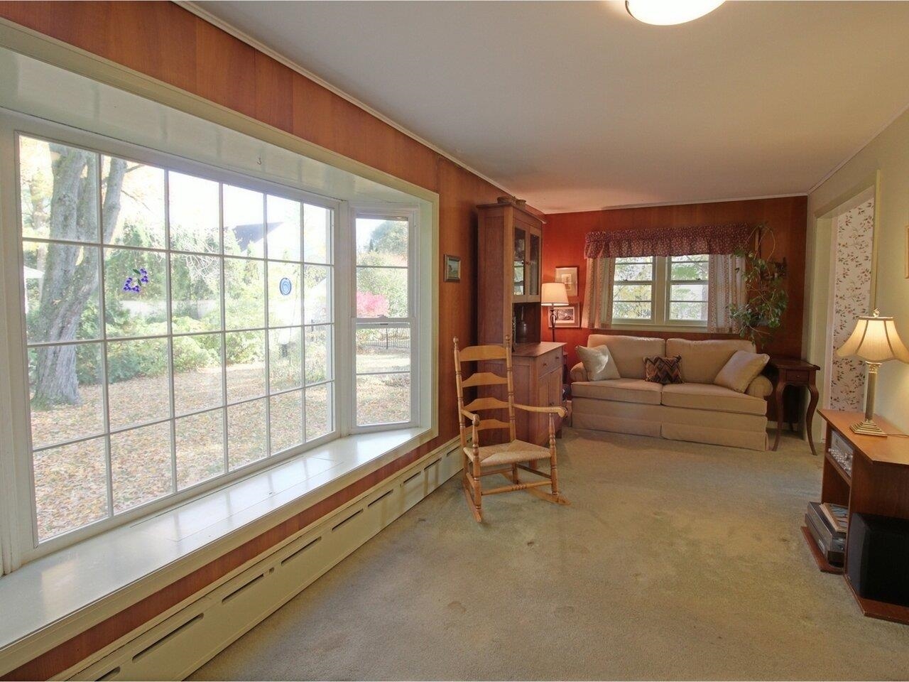 162 Crescent Road Burlington, VT 05401 - Photo 13 of 52