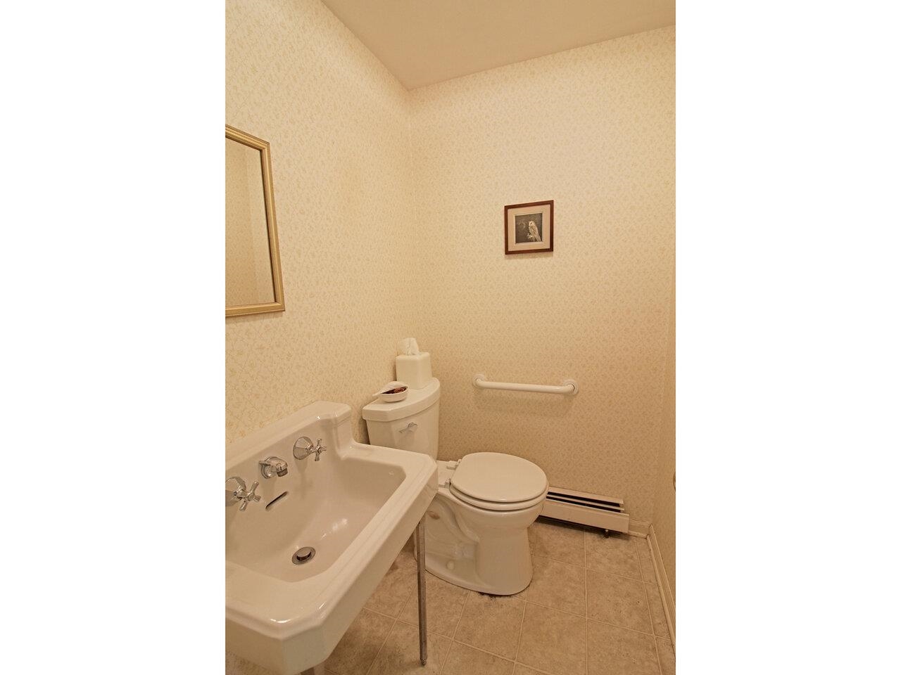 162 Crescent Road Burlington, VT 05401 - Photo 24 of 52