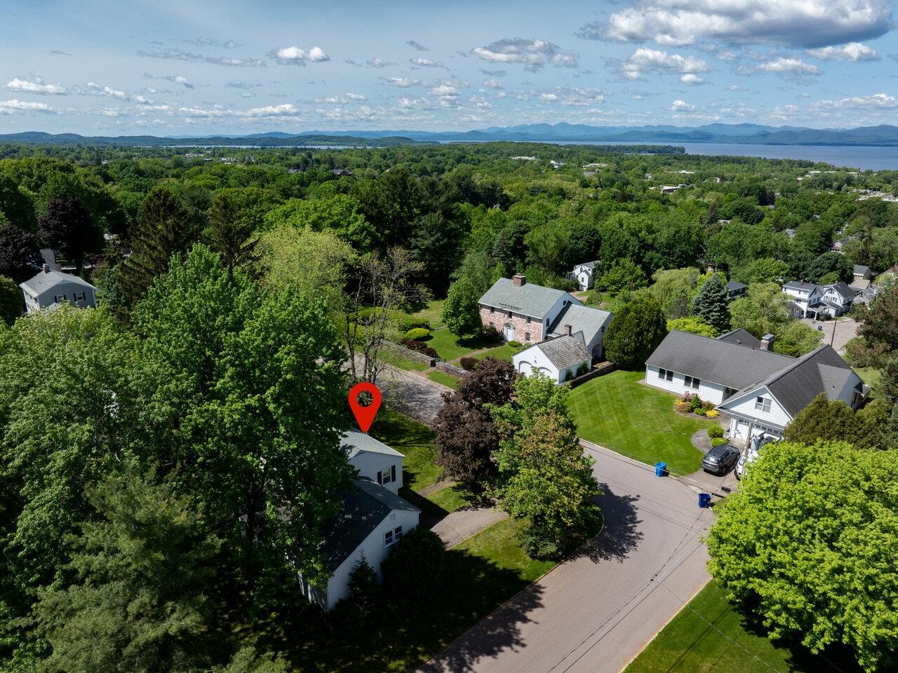 162 Crescent Road Burlington, VT 05401 - Photo 5 of 52