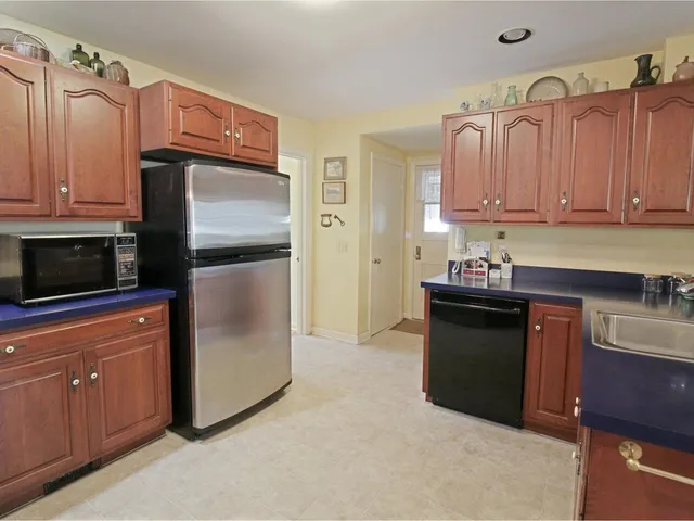 $725,000 | 162 Crescent Road, Burlington, VT 05401