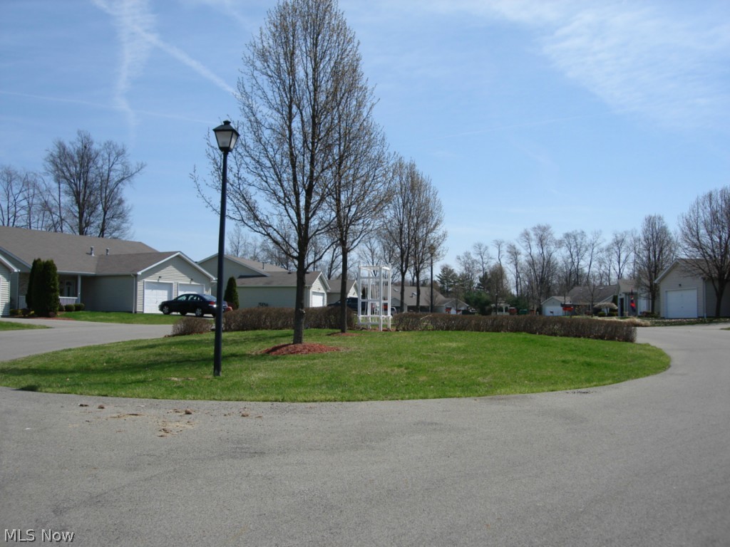 547 B Wilcox Road Youngstown, OH 44515 - Photo 3 of 16