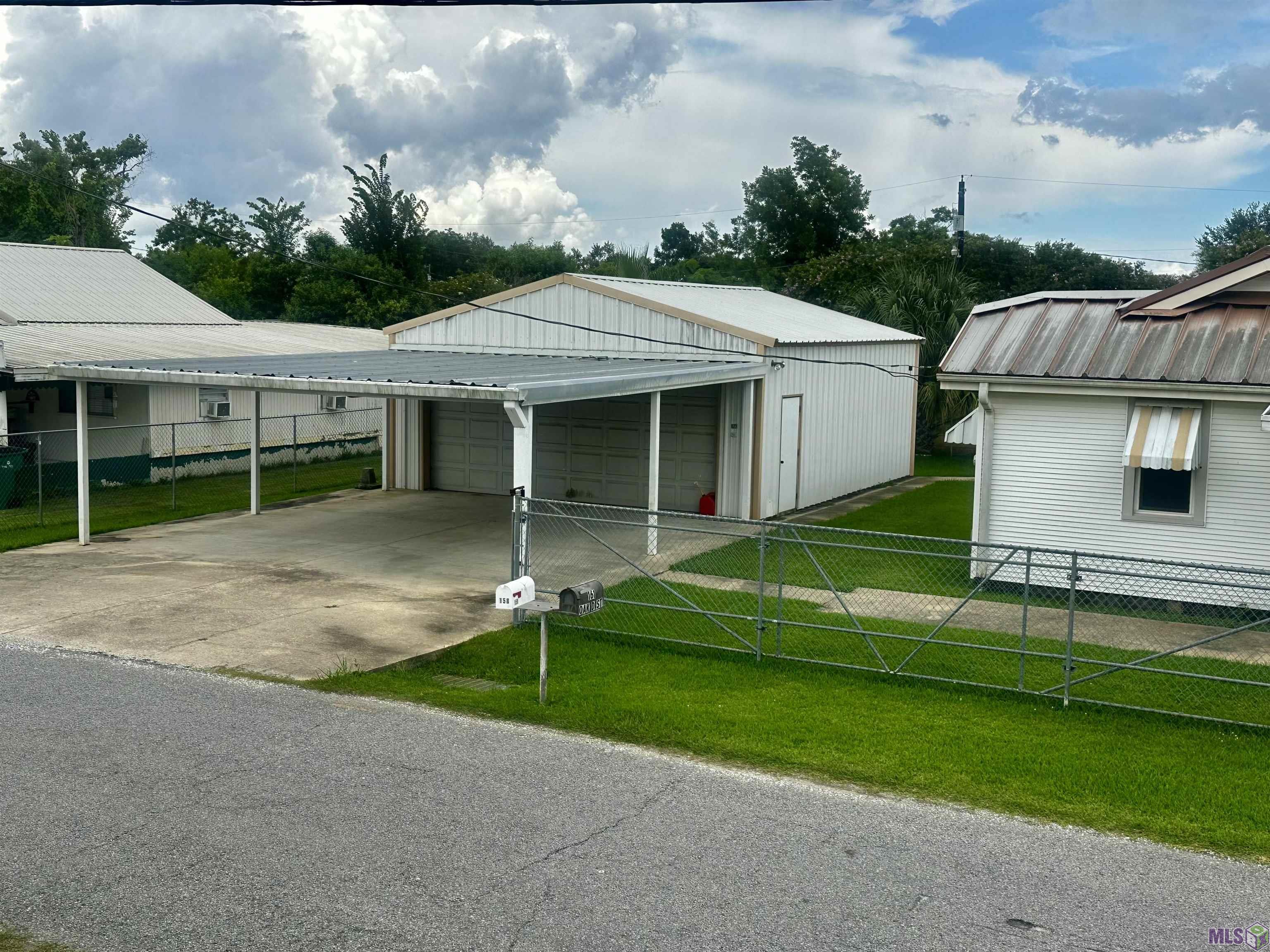 161 Oak D Street Larose, LA 70373 - Photo 3 of 21