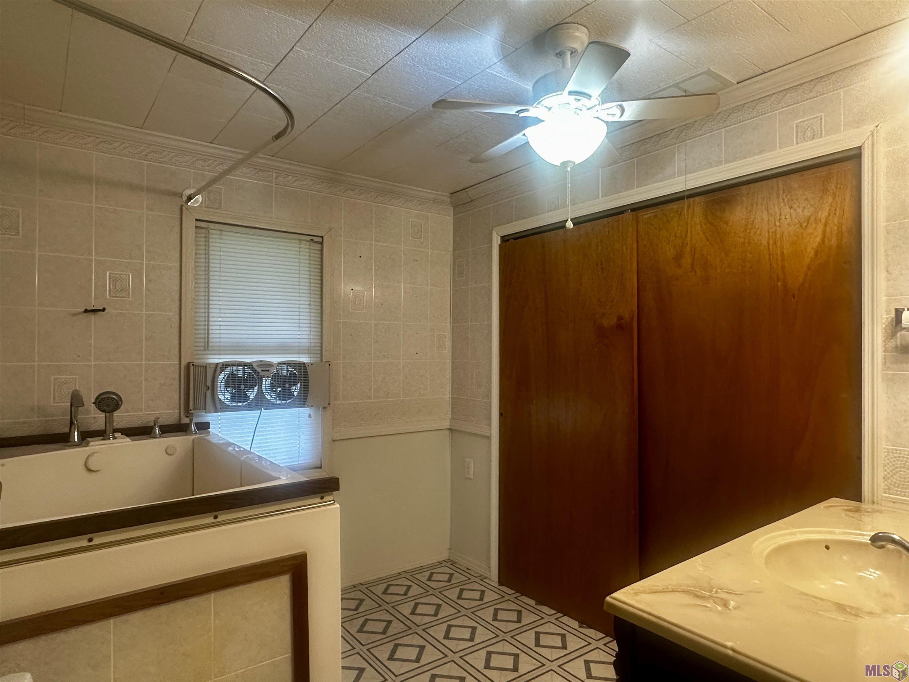 161 Oak D Street Larose, LA 70373 - Photo 10 of 21
