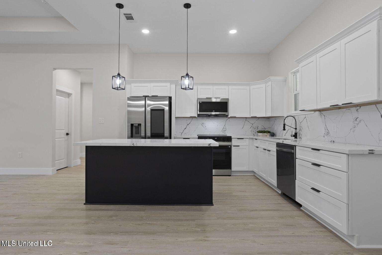 1777 Granhurst Street Gautier, MS 39553 - Photo 8 of 28 20251003001434509006000000-o