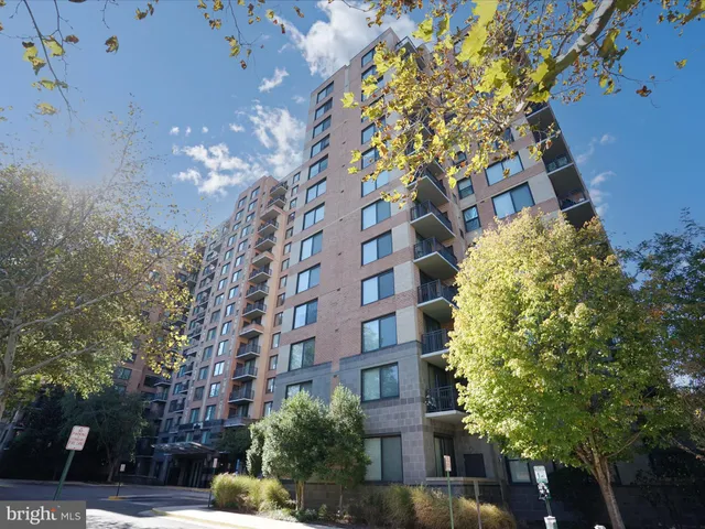 $1,995 | 2451 Midtown Avenue, Unit 801, Alexandria, VA 22303