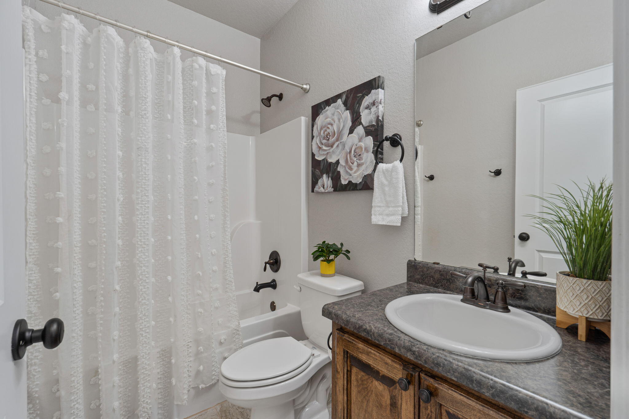 5330 Wyndell Circle Crestview, FL 32539 - Photo 23 of 54 Bathroom