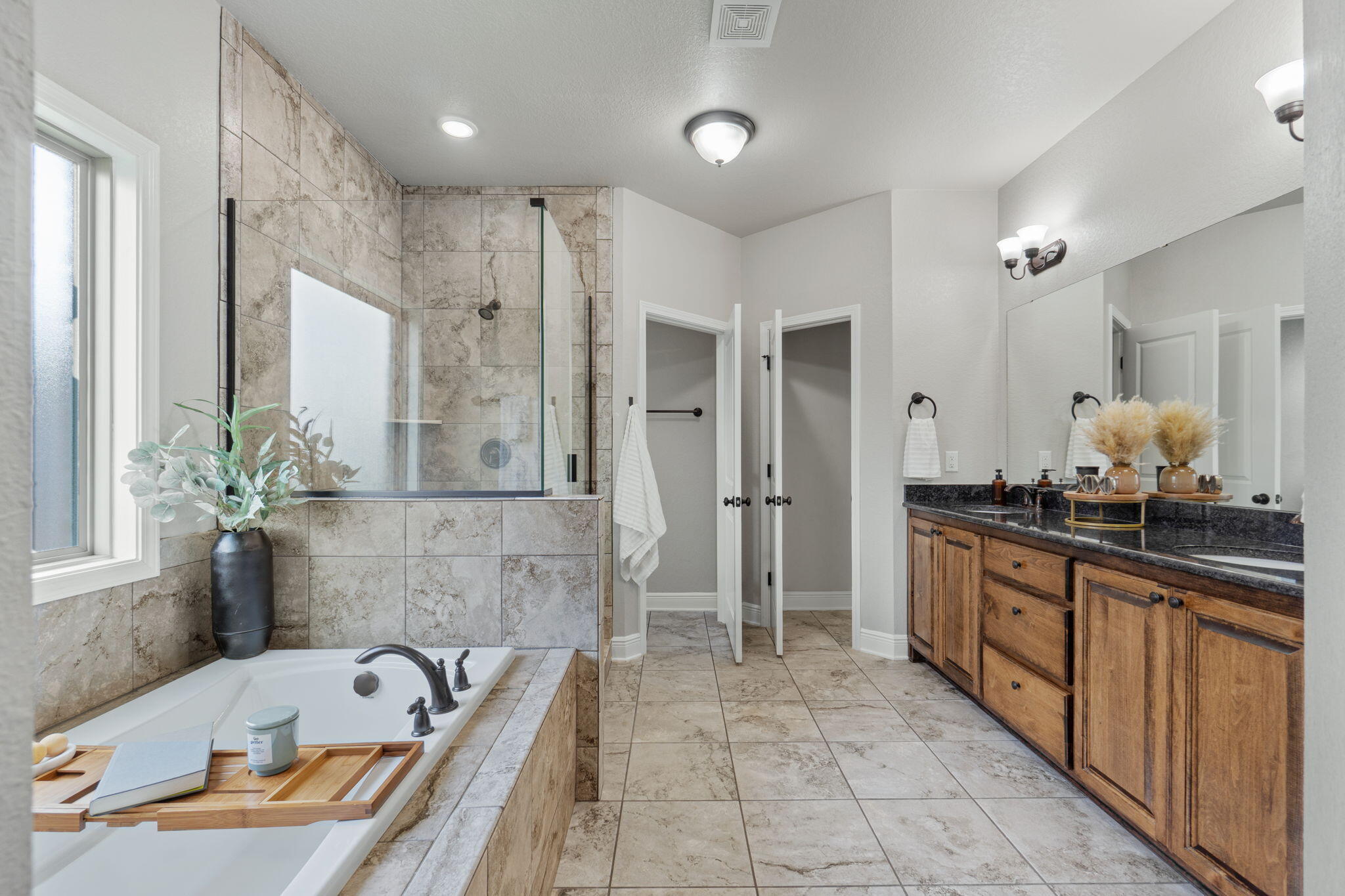 5330 Wyndell Circle Crestview, FL 32539 - Photo 31 of 54 Master bathroom