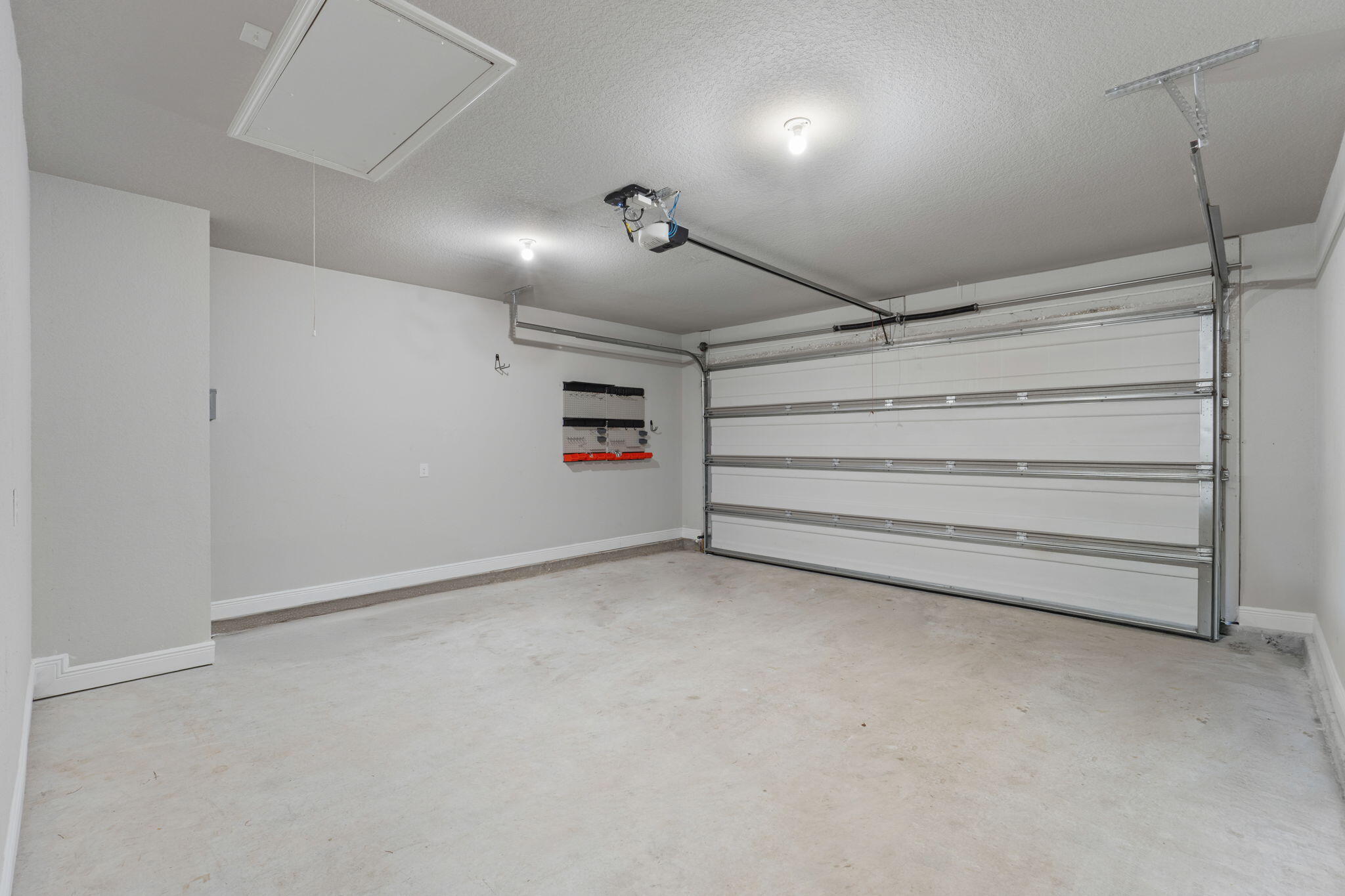 5330 Wyndell Circle Crestview, FL 32539 - Photo 40 of 54 Garage