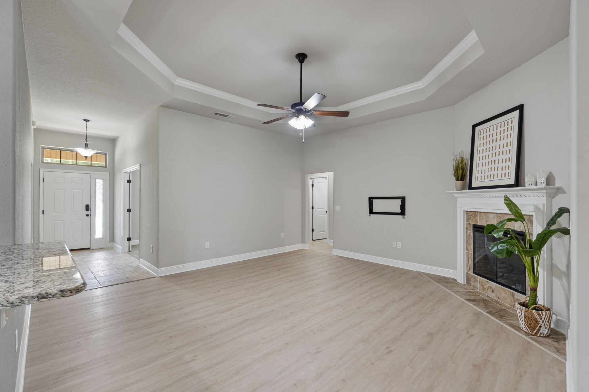 5330 Wyndell Circle Crestview, FL 32539 - Photo 7 of 54 Living room