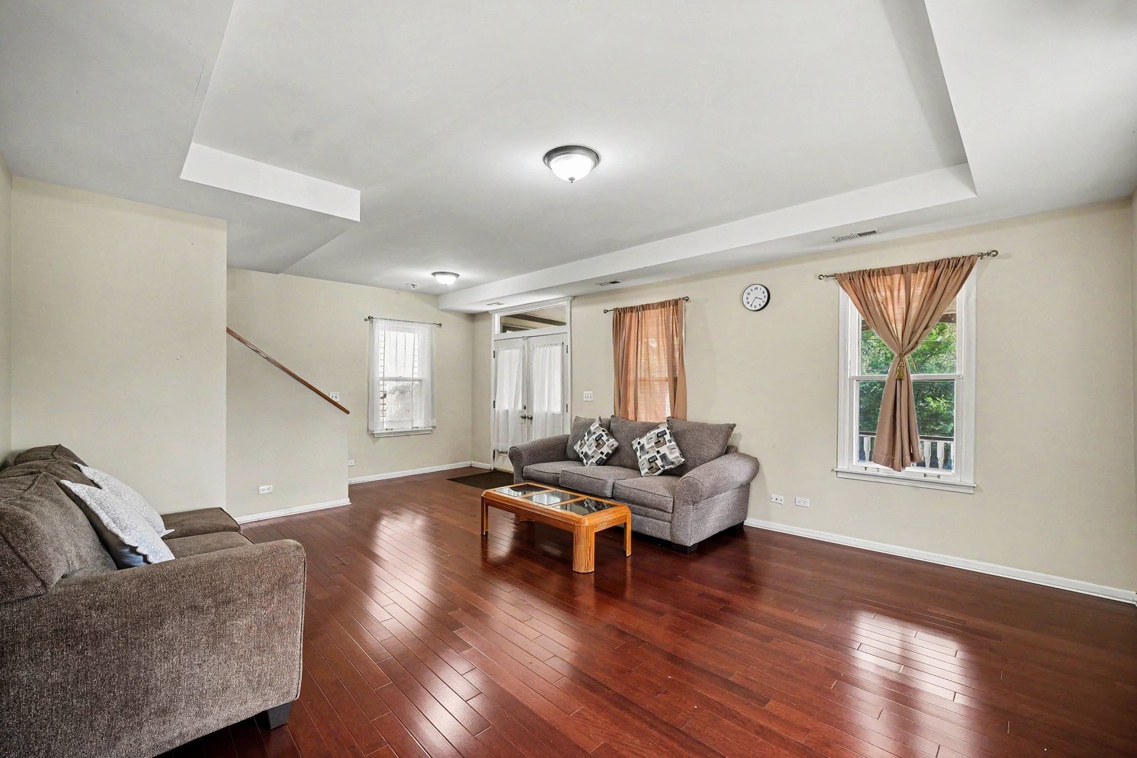 217 Michigan Street Elgin, IL 60120 - Photo 5 of 25
