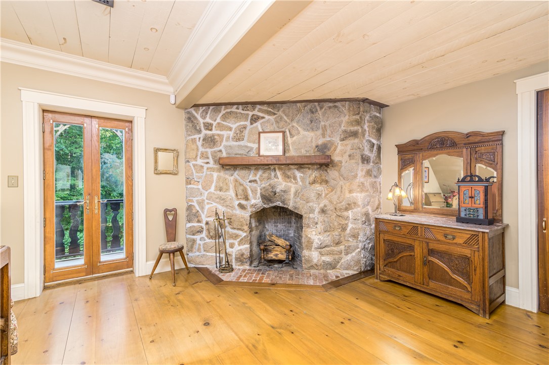 2550 Vineyard Road North Kingstown, RI 02874 - Photo 36 of 50 Fireplace in the 3rd floor bedroom